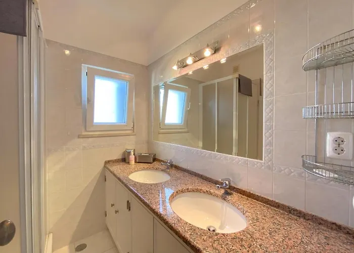 Charming Penthouse With Sea View In #1931 Appartement Lagos