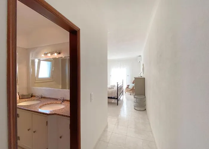 Charming Penthouse With Sea View In #1931 Appartement *