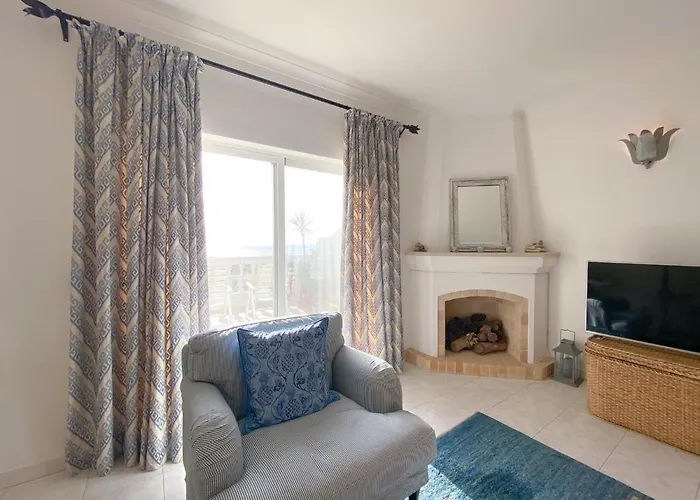 Charming Penthouse With Sea View In #1931 Lagos